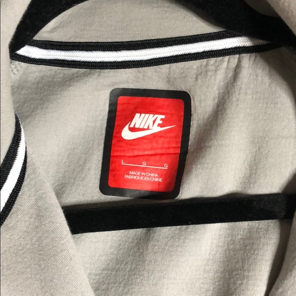Nike Jacket - Picture 4 of 4